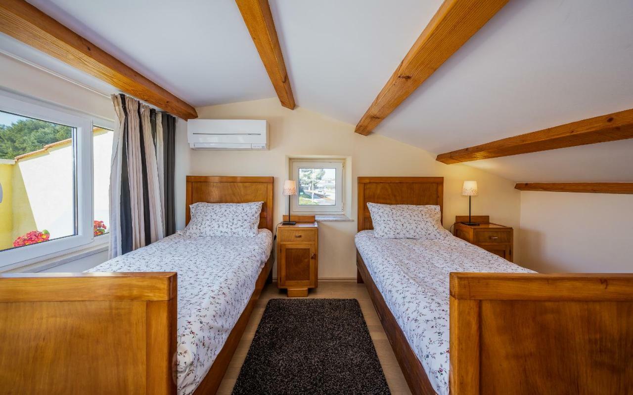 Apartment Lungomare Pula Ngoại thất bức ảnh