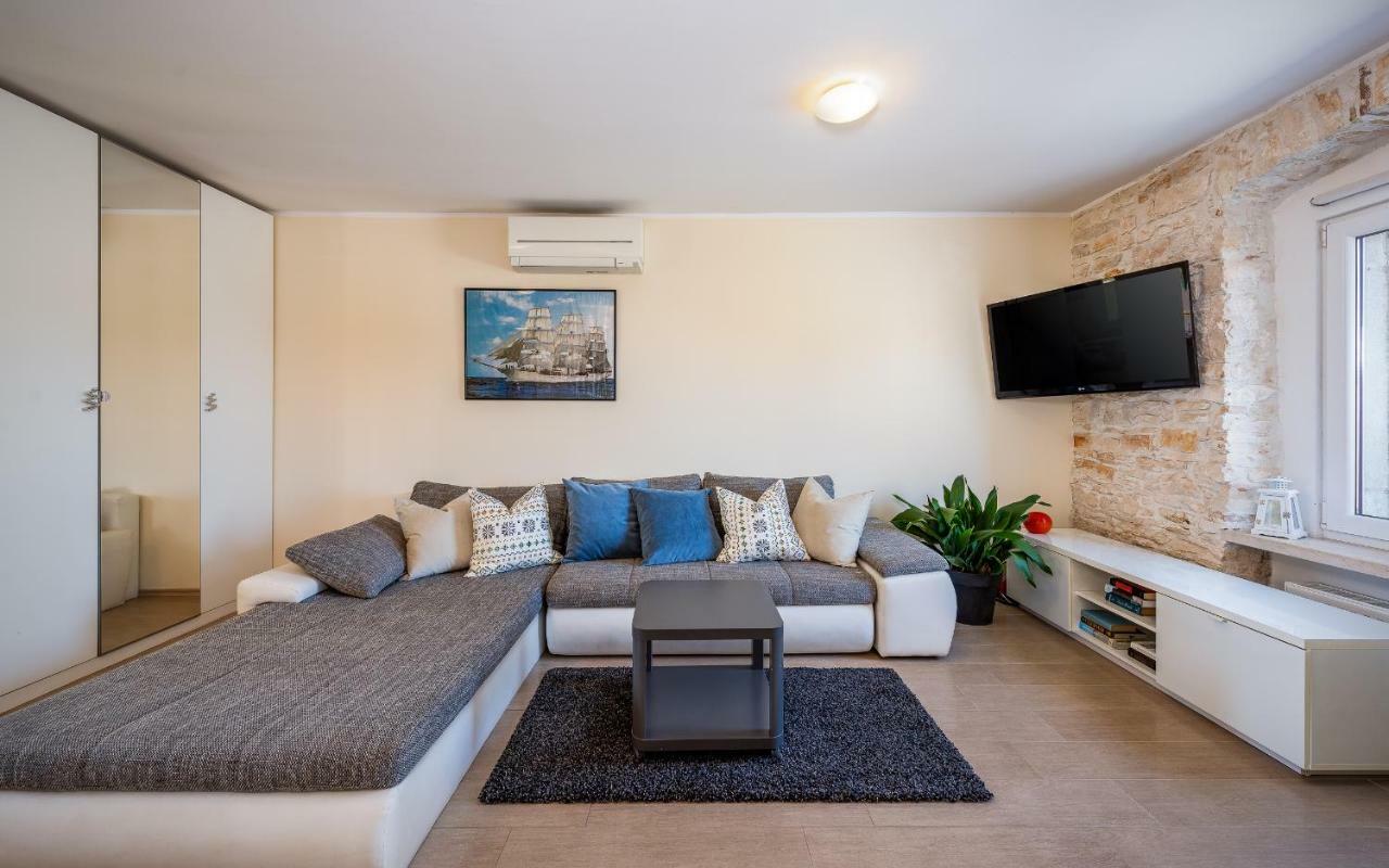 Apartment Lungomare Pula Ngoại thất bức ảnh